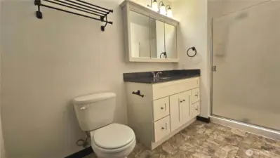 Primary Bedroom 3/4 bath w/ shower