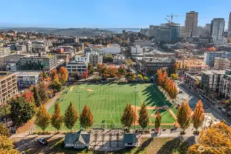 Cal Anderson Park and playfields is nearby featuring 11 acres of fields and reservoir.