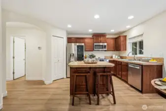 Newer stainless steel appliances, kitchen, island, walk-in pantry!