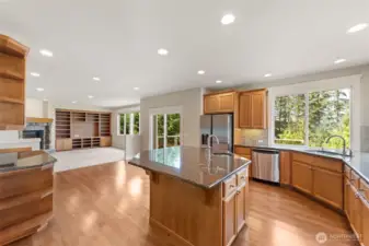 Massive kitchen - chefs dream!