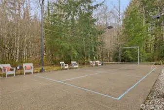 Love sports? Pickleball, baseball, and basketball are in your backyard, making it effortless to stay active year-round. The multisport court is currently set up for pickleball.