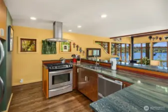 Guest house full kitchen