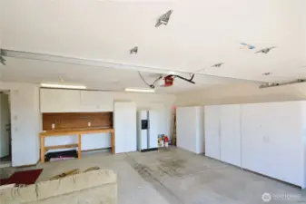Cabinets and extra refer stay