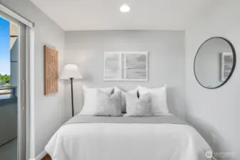 Guest bedroom/office
