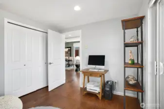 Guest bedroom/office