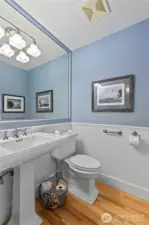 Main level guest bath