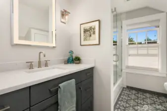 Upper level guest bath