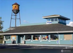 Marina office and cafe