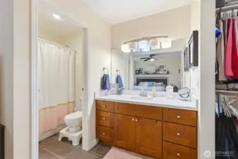 Ensuite and large walk-in closet