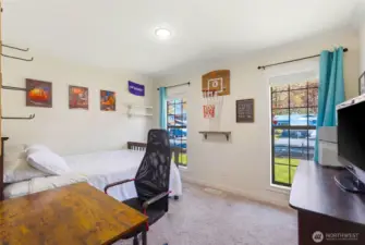 2nd bedroom