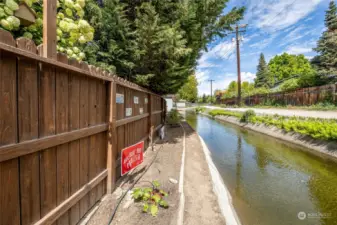 Easy access to canal with back yard gate.