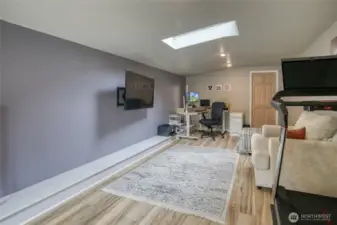 Bonus room, cont.