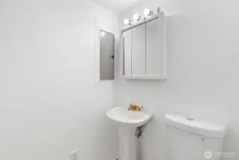 1/2 Bath