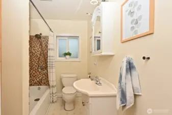 Full Bathroom