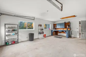 Garage/shop