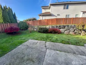 Great back yard with a Japanese maple