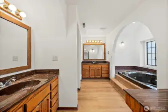 Primary 5 piece bathroom