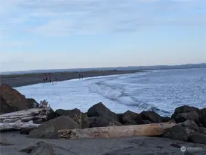 Explore miles of sandy beaches and hunt for agates at Damon Point