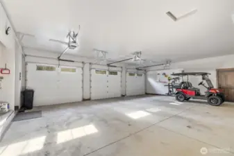 1062 sf ft garage!