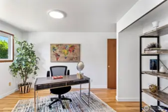 Bonus Room / Office