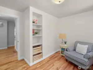 Also features built-in shelving.