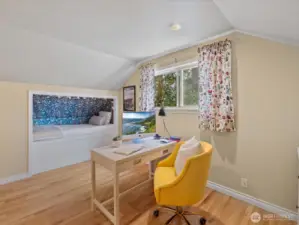 With plenty of light and privacy, it’s as functional as it is inviting.