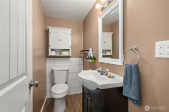 Updated 1/2 bath.