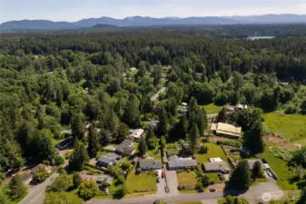 Located just two blocks from Lake Youngs trail. A 9.3 mile gravel path circling the Lake Youngs Reservoir in King Country near Renton. There is 900 feet of elevation gain (and loss) on this loop that is great for a walk, a jog, or a leisurely mountain bike ride. You might even see horses on the trail!