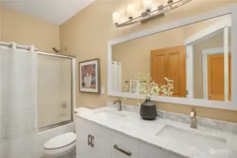 Main Upper level Bathroom, right next to the Laundry Room~