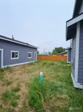 between house and detached garage