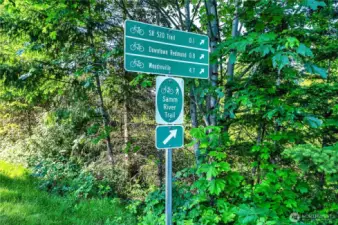 Walk your dogs, run, or bike on the popular Sammamish River Trail