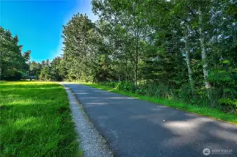 Access the Sammamish River Trail right out your door!
