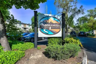 Located in the Sammamish River Villas complex with easy access to 520, downtown Redmond, Redmond Town Center, Microsoft, and more!