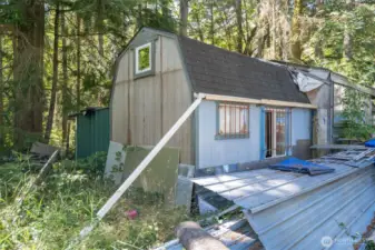 Tiny house