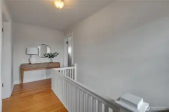 Upstairs hallway... notice the gorgeous Fir flooring.