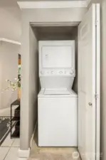 washer/dryer included