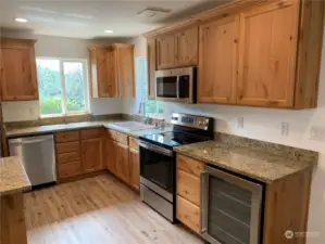 Amazing kitchen includes all appliances and beverage cooler