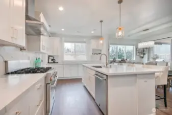 Entertaining is a breeze in this fabulous kitchen