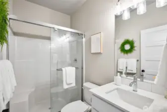 Photographs are for illustrative purposes only. Features, finishes, interior/exterior colors, landscaping and floorplan shown may vary from actual homes built.