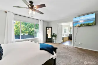 Spacious master with a 5 piece en-suite bathroom