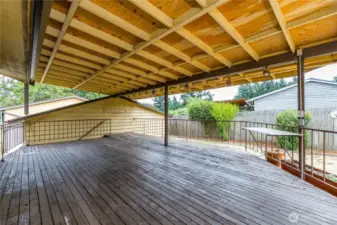 Plenty of space for entertaining!