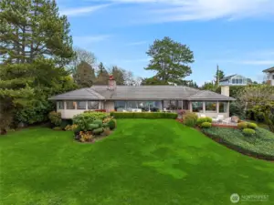 Wow.  A beautiful expanse of lawn gently slopes away from the main home.  So private and special!