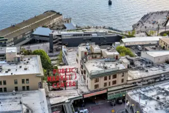 on block from Pike place market, Seattle art museum