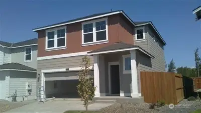 Large garage & driveway for off street parking of 4 vehicles