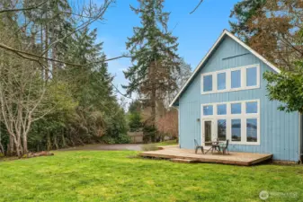 Turn-key retreat or full-time escape—this is Vashon living at its best.