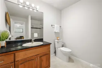 Primary Features 3/4 En Suite