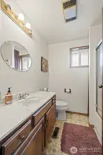 2nd Floor Full Bath