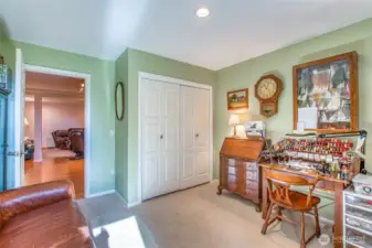 An additional lower room is used as a hobby room