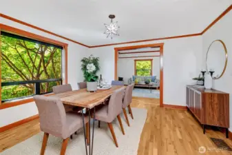 The large dining room beckons inspired dinner parties and gatherings, allowing for truly fabulous entertaining of family and friends.