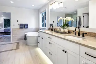 Spa like primary bath!